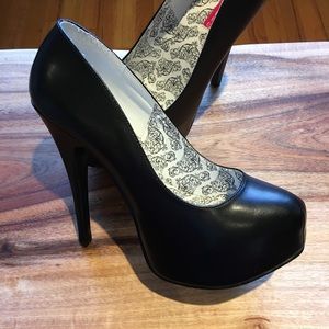 Bordello heels sz12